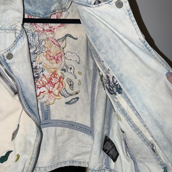 Blank NYC Floral Embroidered Jean Jacket - Picture 3 of 6